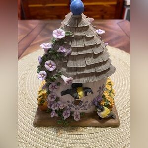 Pfaltzgraff napkin holder birdhouse ceramic Yorktowne